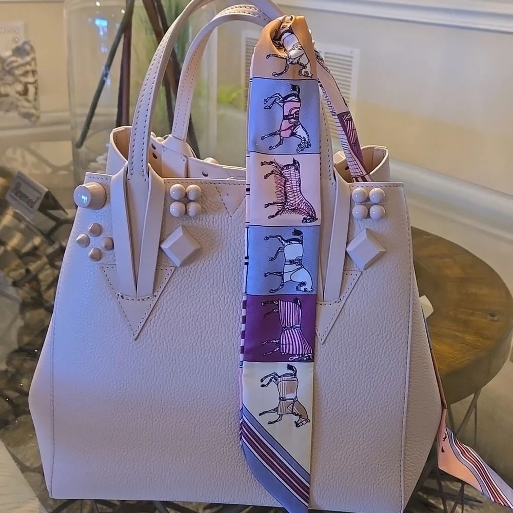 Authentic Christian Louboutin Leather Cabachic Iconic - New - Picture 9 of 10